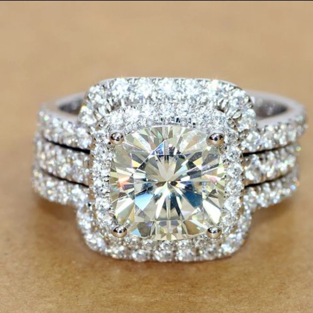 Brilliant 3 Piece Engagement Ring - Picture 5 of 7